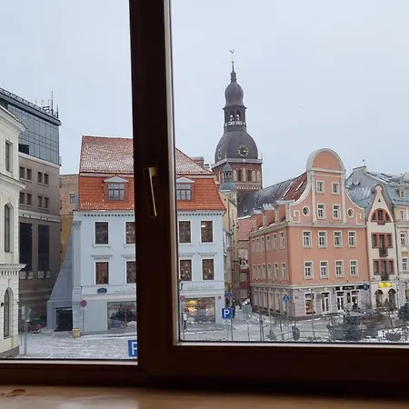 Appartement 2 Bedroom Next To Hall With Parking *