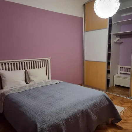 2 Bedroom Next To Hall With Parking Appartement *